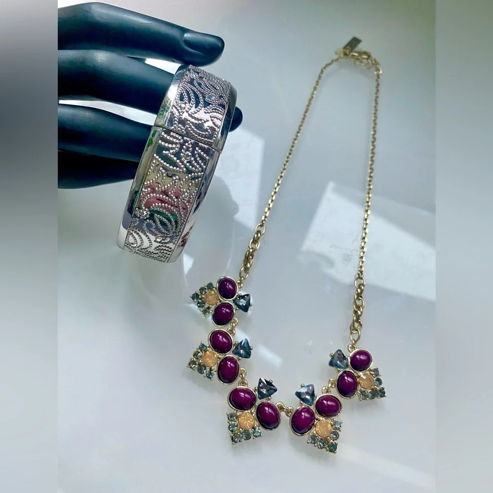 Elegant Vintage THE LIMITED Gold Tone AB Rhinestone Statement Necklace